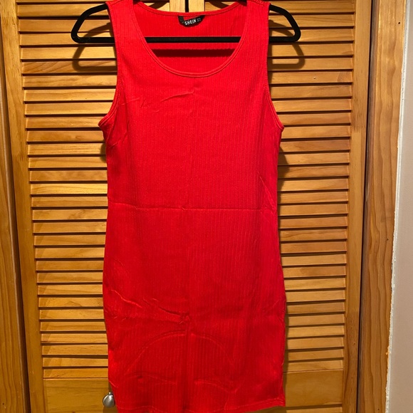 Red Dress - Picture 3 of 7